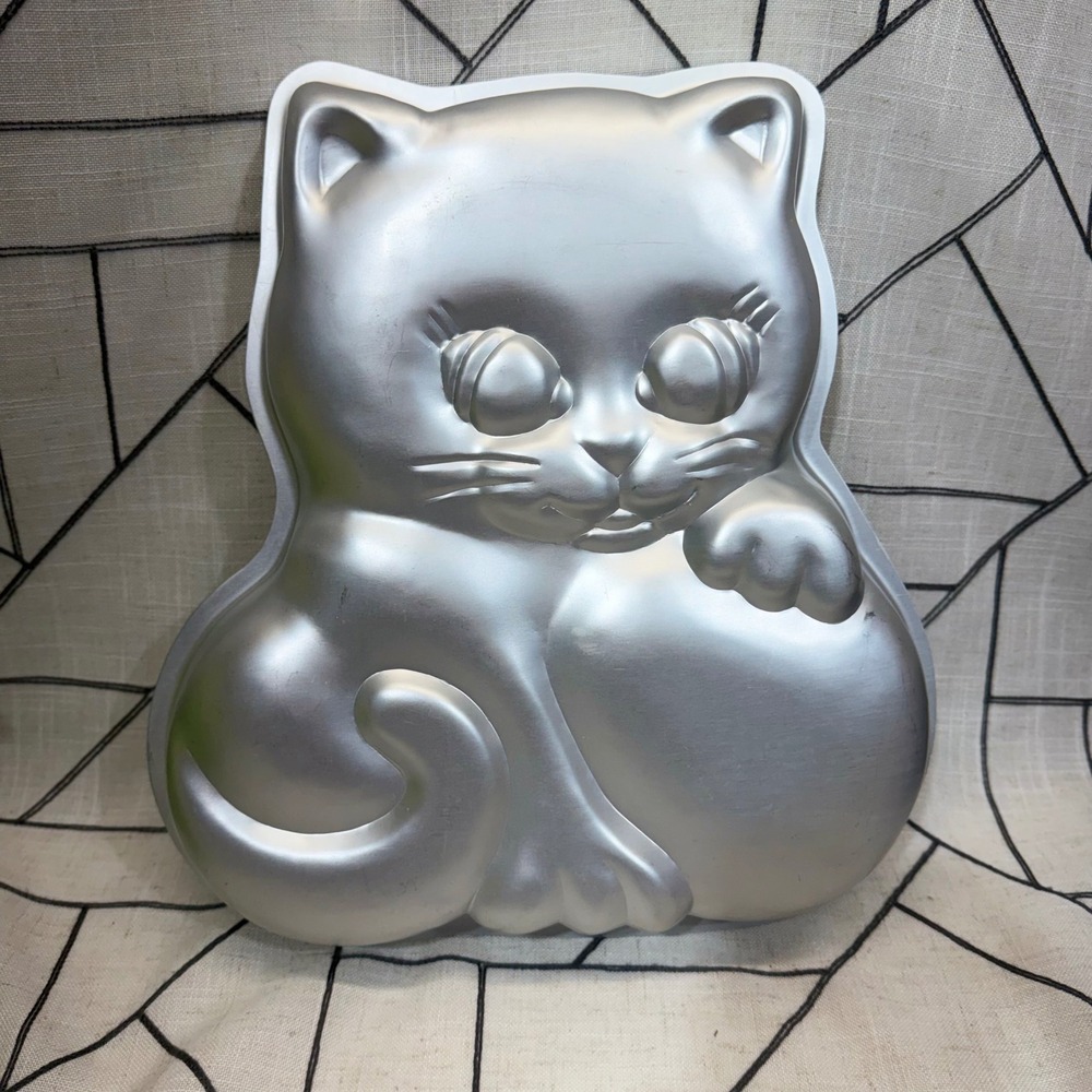 Wilton Cake Pan 12x11 Silver Vintage 1979 Sitting Kitten Cat Mold 502-1972